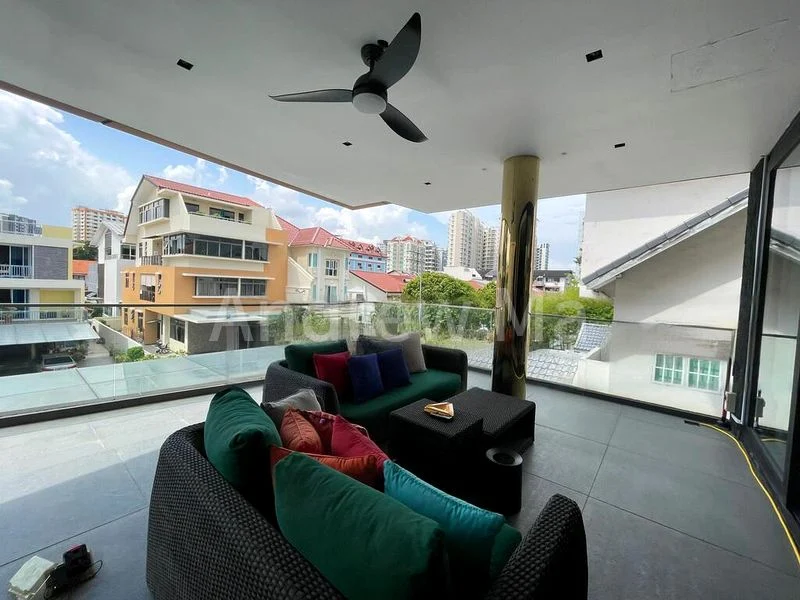6 Bed Semi-Detached House (Landed) for Rent in  Greenlane Apartments - Image 8