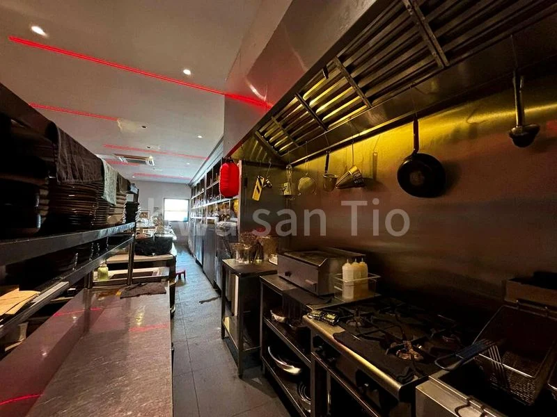 Food & Beverage for Rent: ❤️ F&B  renovated  exhaust  grease trap  gas  high ceilings @ Lavender - Image 16