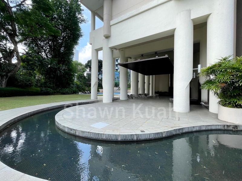 4 Bed Condo for Rent in  The Colonnade - Image 8