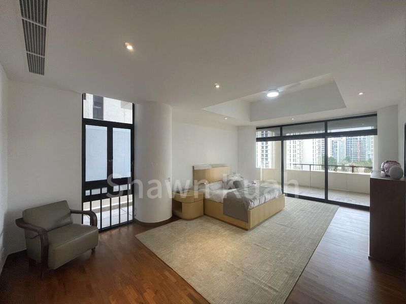 4 Bed Condo for Rent in  The Colonnade - Image 12