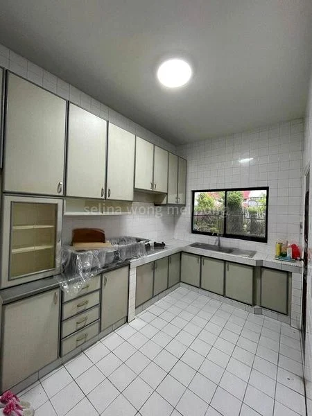 4 Bed Terraced House (Landed) for Sale in  Thomson Hills Estate - Image 2