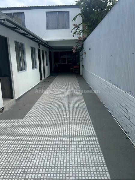 9+1 Bed Semi-Detached House (Landed) for Sale in  Siew Lim Park - Image 2