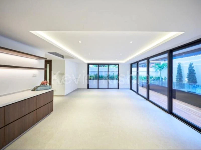8 Bed Bungalow (Landed) for Sale in  English Villas - Image 1
