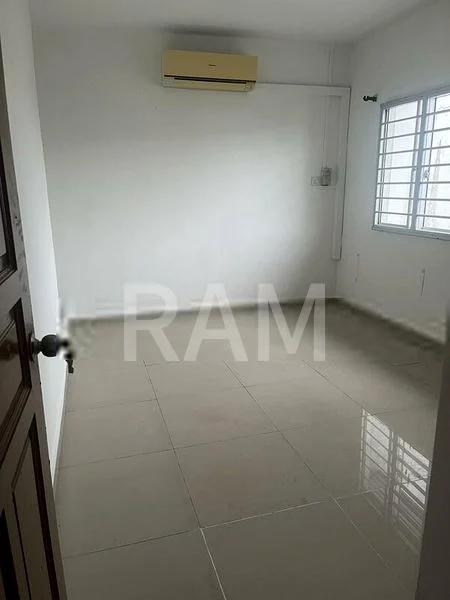 Master Room (Landed) for Rent in Tagore 23 Warehouse - Image 9