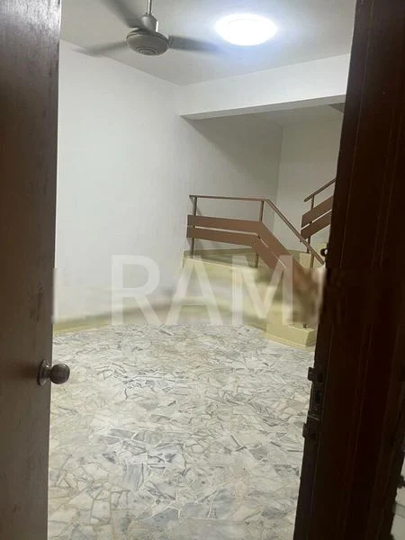 Master Room (Landed) for Rent in Tagore 23 Warehouse - Image 4