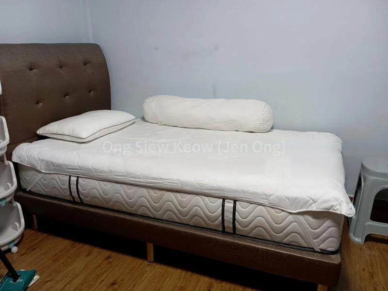 Common Room (HDB) for Rent in  464 Ang Mo Kio Avenue 10 - Image 1