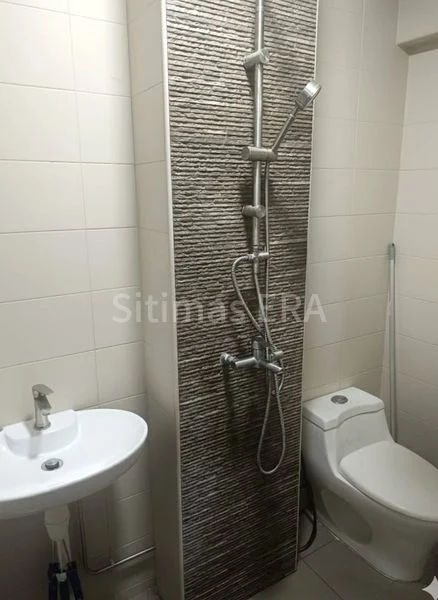 3 Room (3S) HDB for Sale in  682 Hougang Avenue 4 - Image 4