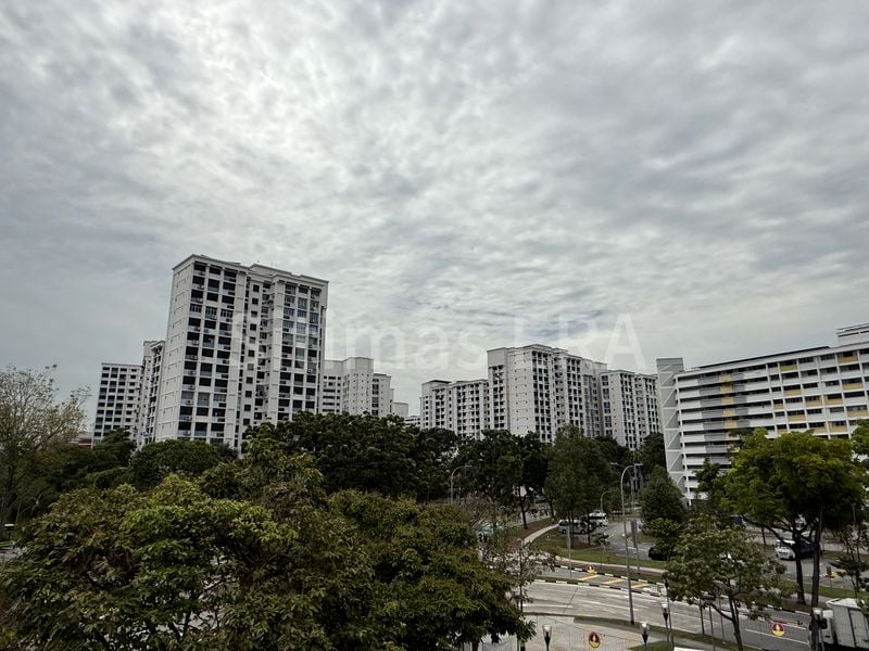 3 Room (3S) HDB for Sale in  682 Hougang Avenue 4 - Image 6