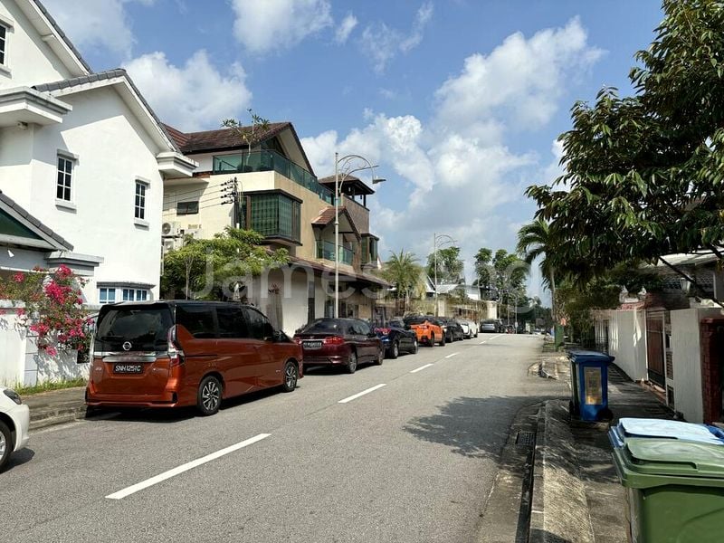 4 Bed Semi-Detached House (Landed) for Sale in  Seletar Hills Estate - Image 2