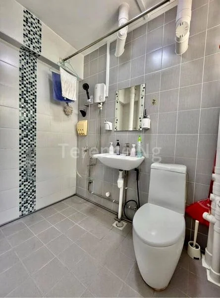 Jumbo HDB for Sale in  138 Tampines Street 11 - Image 4