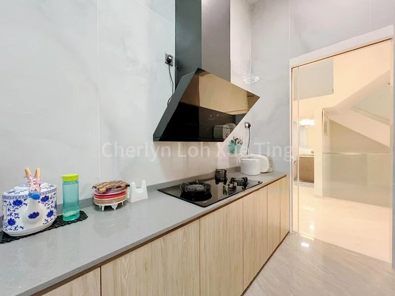7 Bed Semi-Detached House (Landed) for Sale in Sembawang Hills Estate - Image 15