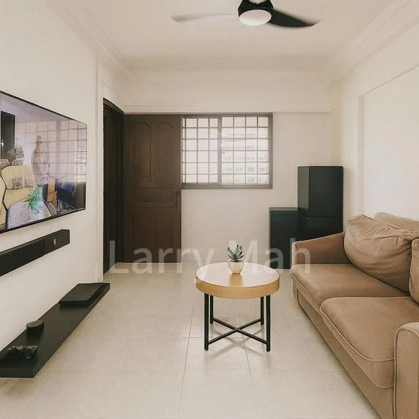 3 Room (3A) HDB for Sale in 167 Bukit Batok West Avenue 8 - Image 2