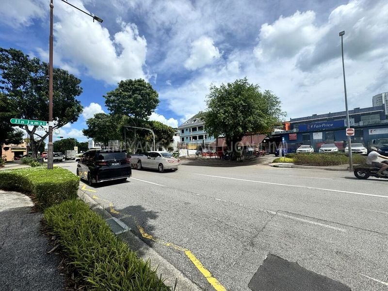 Food & Beverage for Rent: Prime F&B Shop along East Coast Road, Siglap for Takeover - Image 1