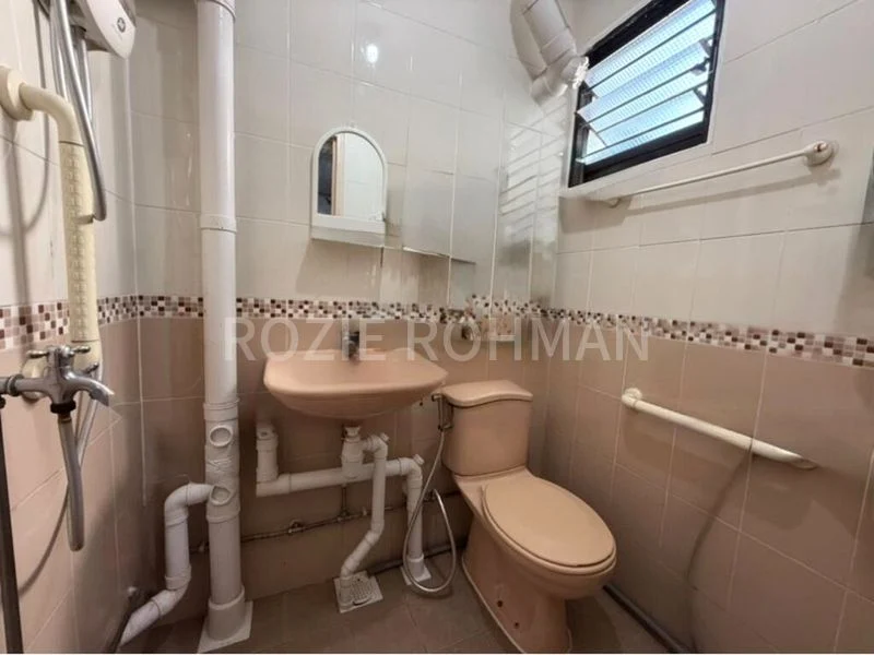 4 Room (4NG) HDB for Sale in  64 New Upper Changi Road - Image 11