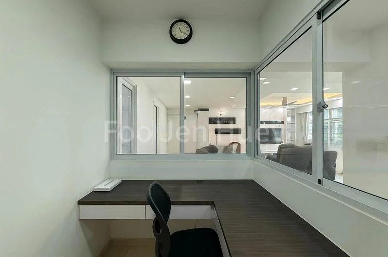 5 Room (5I) HDB for Sale in  439A Bukit Batok West Avenue 8 - Image 6