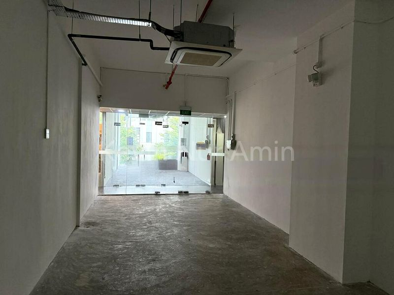 Light Industrial (B1) for Rent: The Commerze @ Irving - Image 2