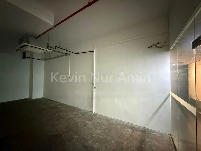 Light Industrial (B1) for Rent: The Commerze @ Irving - Image 3