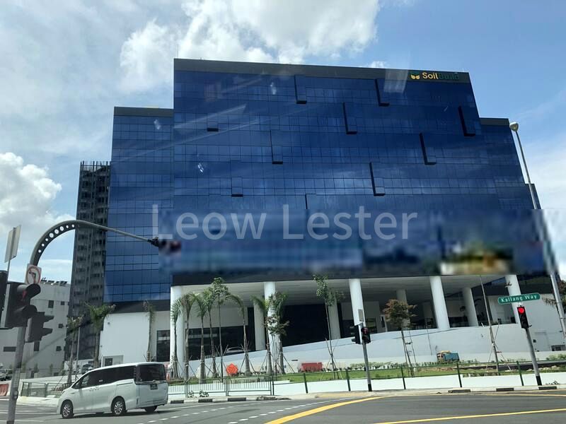 Light Industrial (B1) for Rent: Newly fitted high-tech office with loading facilities, air conditioning, and a food court. - Image 7