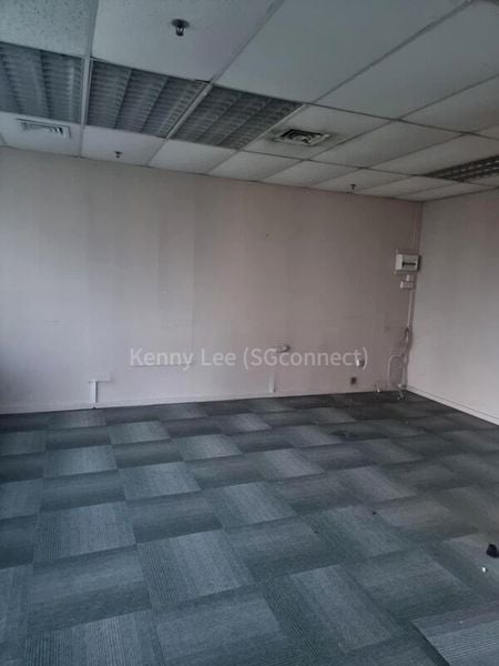 Office for Rent: Thong Chai Building - Image 2