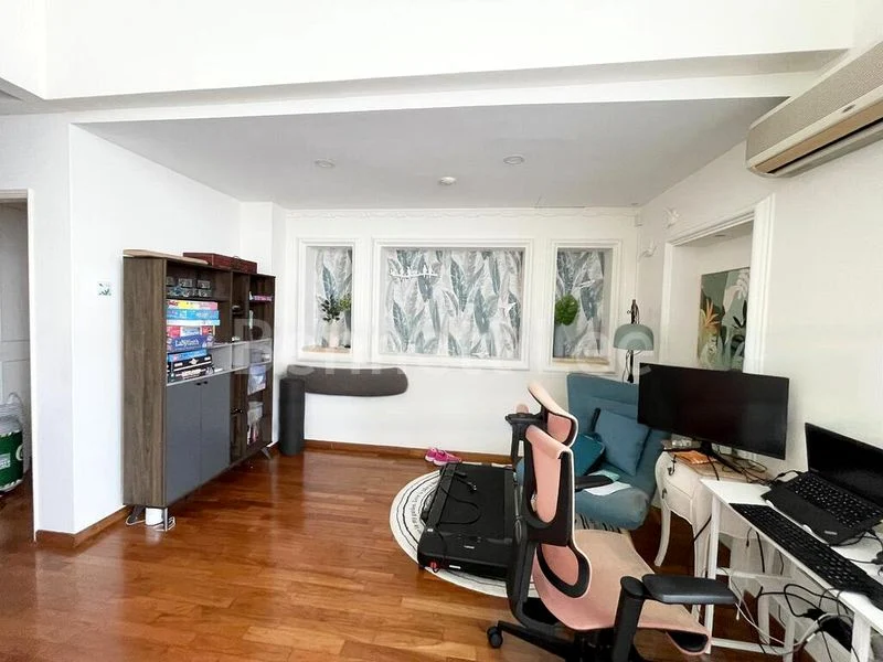 6 Bed Semi-Detached House (Landed) for Sale in  Lucky View - Image 4