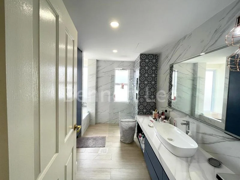 6 Bed Semi-Detached House (Landed) for Sale in  Lucky View - Image 11