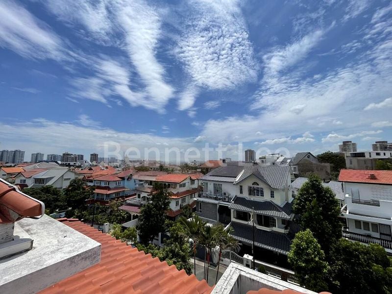 6 Bed Semi-Detached House (Landed) for Sale in  Lucky View - Image 1