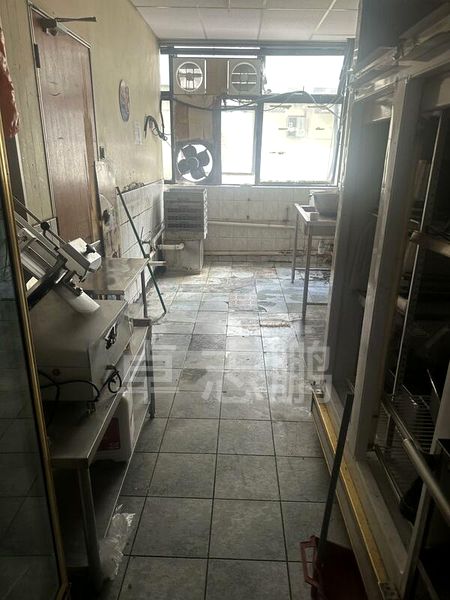 Food & Beverage for Sale: 3-Story Shophouses - Image 7