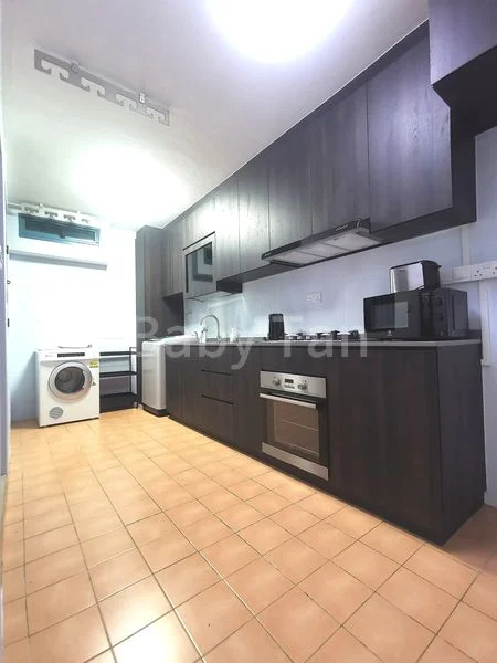 Executive HDB for Sale in  183 Edgefield Plains - Image 4