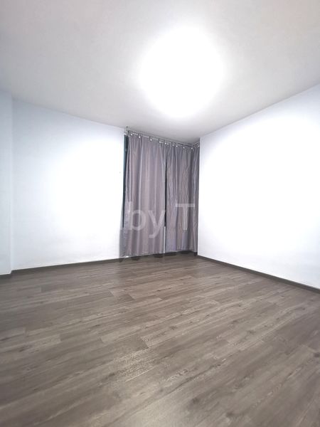 Executive HDB for Sale in  183 Edgefield Plains - Image 6