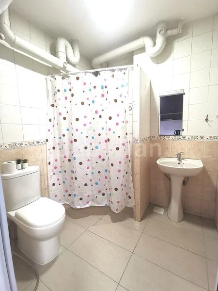 Executive HDB for Sale in  183 Edgefield Plains - Image 9