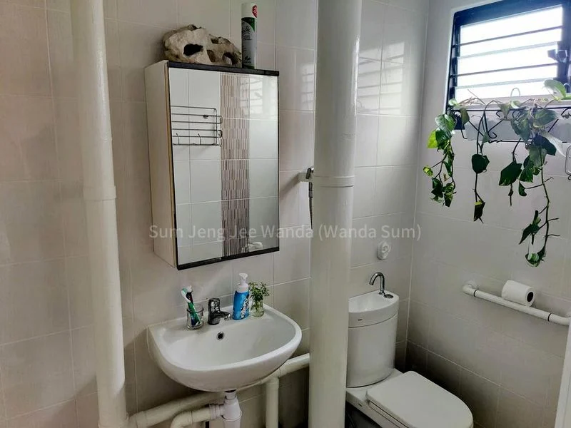 Common Room (HDB) for Rent in  244 Tampines Street 21 - Image 4