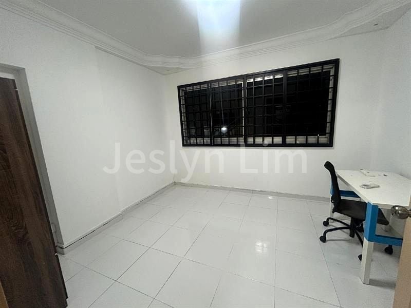 Common Room (HDB) for Rent in 749 Jurong West Street 73 - Image 8