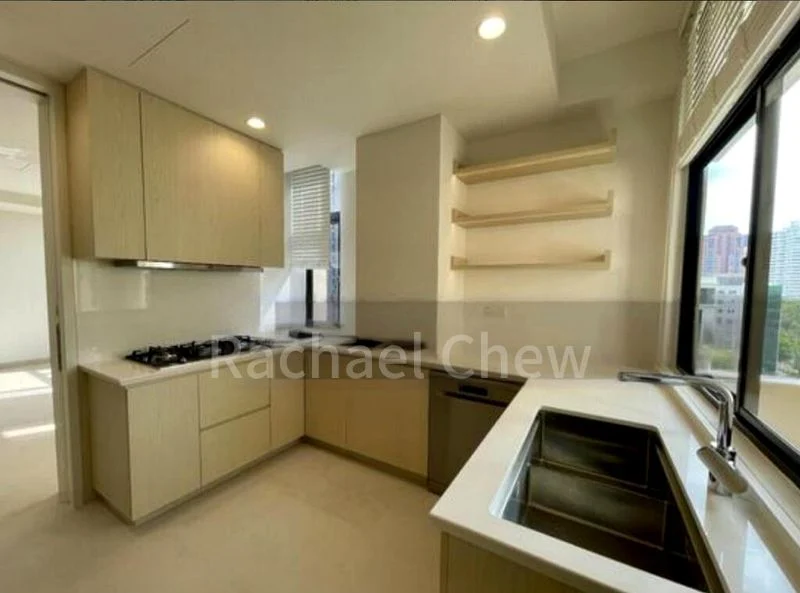 3 Bed Condo for Rent in  The Colonnade - Image 3