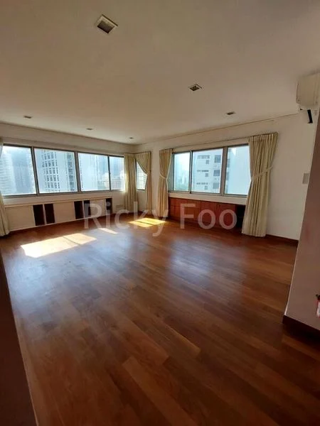 4 Bed Condo for Sale in  Leonie Towers - Image 4