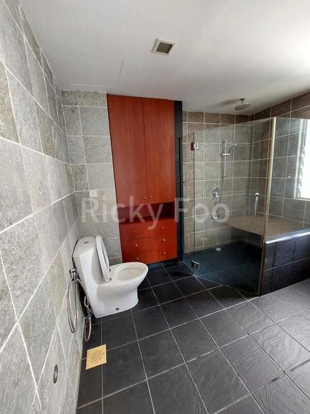 4 Bed Condo for Sale in  Leonie Towers - Image 12