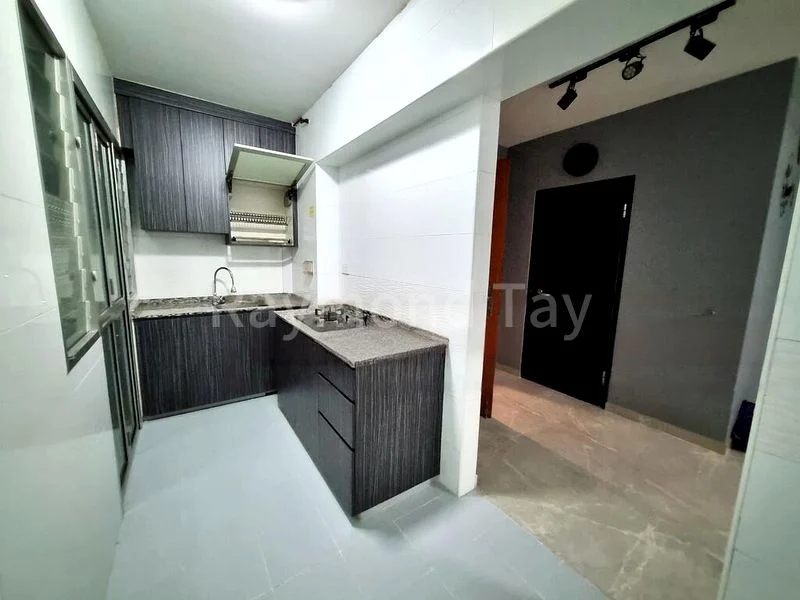 Common Room (HDB) for Rent in  326C Sumang Walk - Image 7