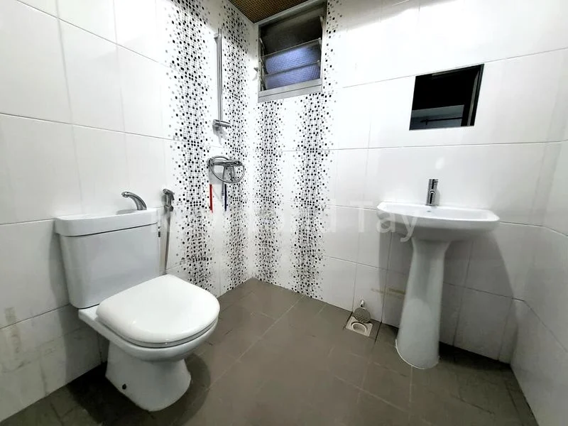 Common Room (HDB) for Rent in  326C Sumang Walk - Image 6