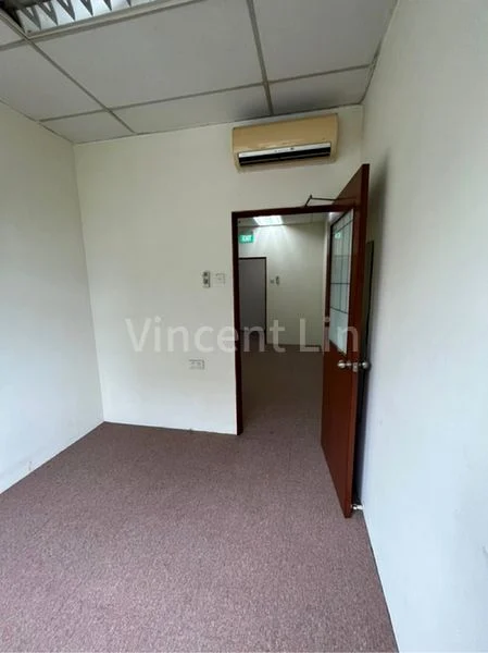Light Industrial (B1) for Rent in  Entrepreneur Business Centre - Image 2