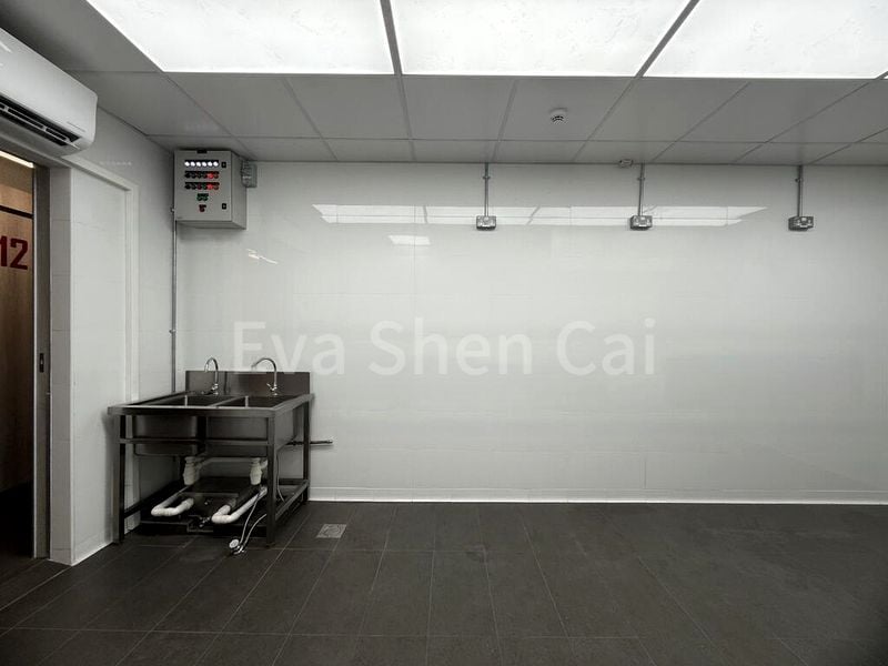 Factory / Workshop (B2) for Rent: Ground floor, 33 Chin Bee Crescent central kitchen for rent - Image 3