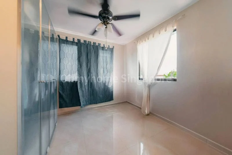 6 Bed Semi-Detached House (Landed) for Sale in  Jalan Chempaka Kuning - Image 8