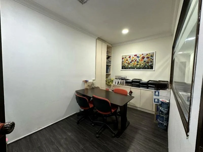 Shop / Shophouse for Rent: Peninsula Shopping Centre - Image 3