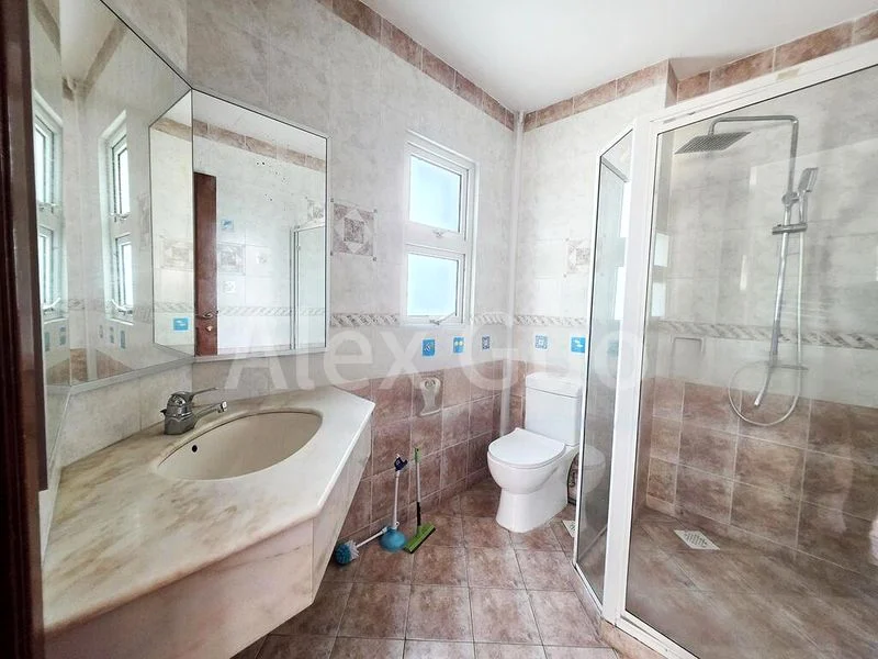 Room (Landed) for Rent in  Jalan Lapang - Image 8