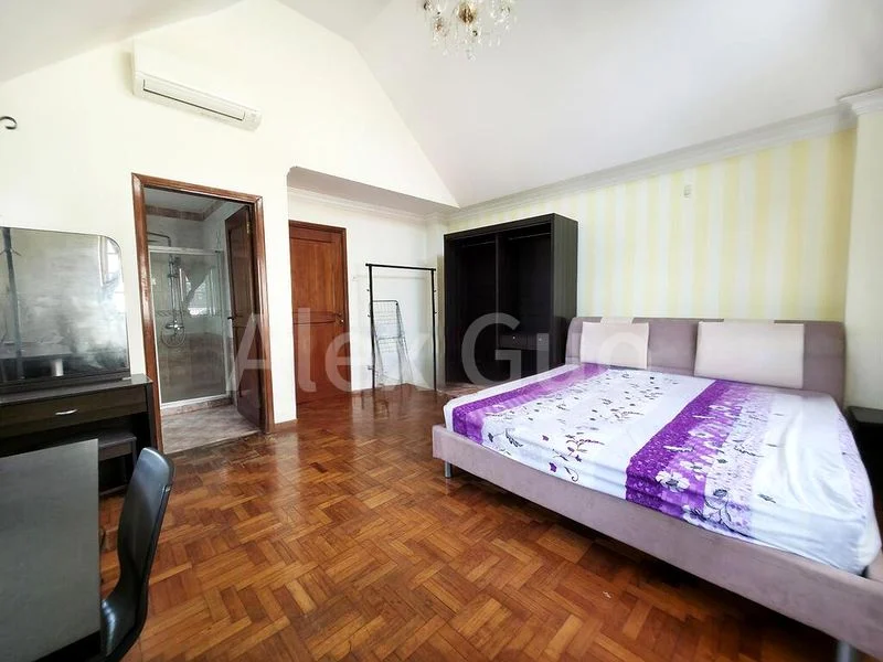 Room (Landed) for Rent in  Jalan Lapang - Image 6