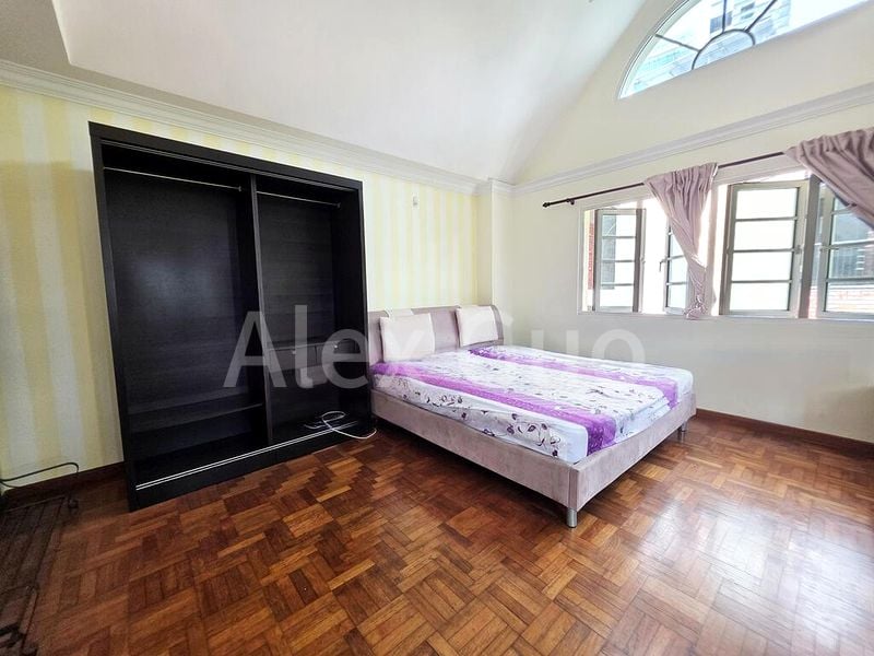 Room (Landed) for Rent in  Jalan Lapang - Image 2