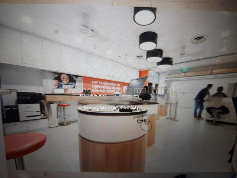 Shop / Shophouse for Rent: Lucky Plaza - Image 1