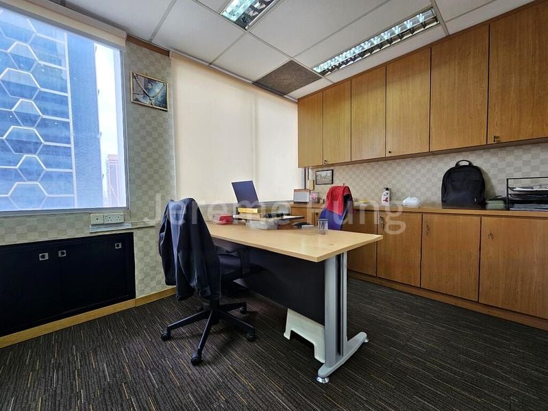 Office for Rent: Shenton House - Image 1