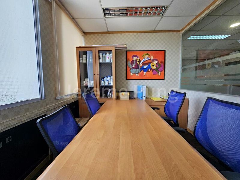 Office for Rent: Shenton House - Image 5