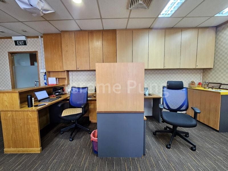 Office for Rent: Shenton House - Image 2