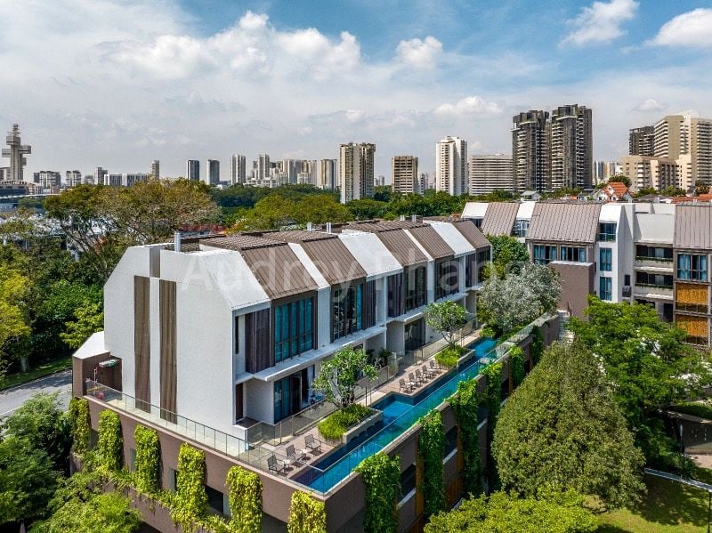 4 Bed Condo for Sale in  Parksuites - Image 1