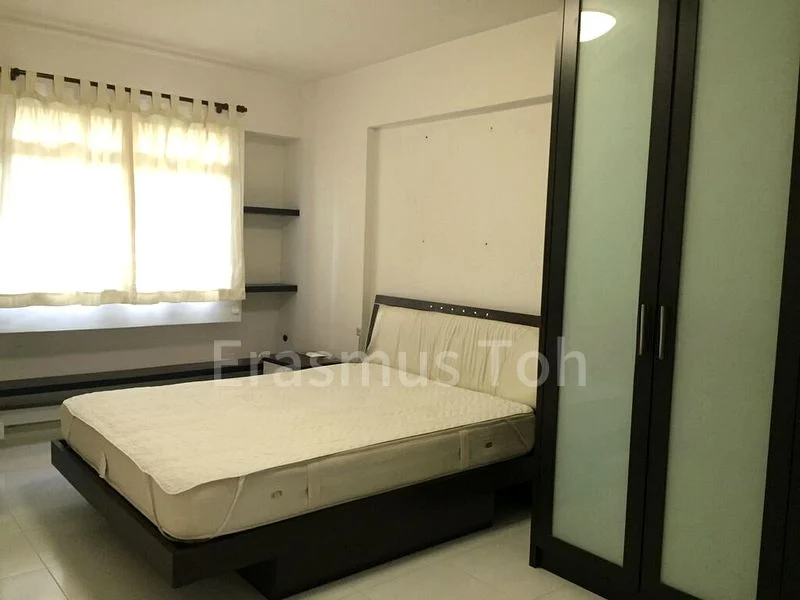 5 Room (5I) HDB for Sale in 174D Edgedale Plains - Image 3